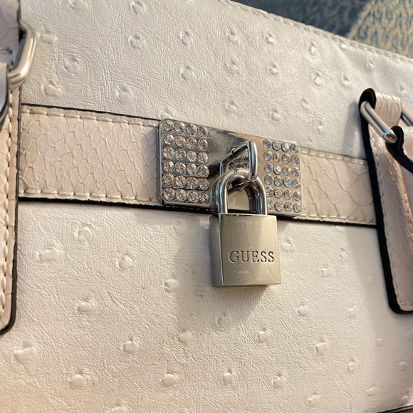 🚀 MASTER SALE Guess - 90s Handbag! - Picture 2 of 11